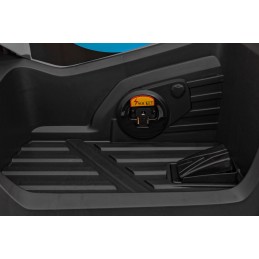 Quad McLaren Racing MCL 35...